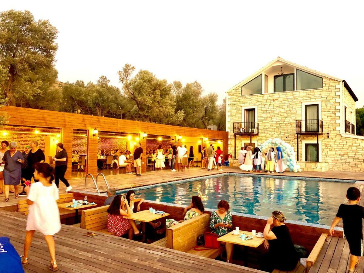Victoria Hotel And Lounge Foça Bagian luar foto